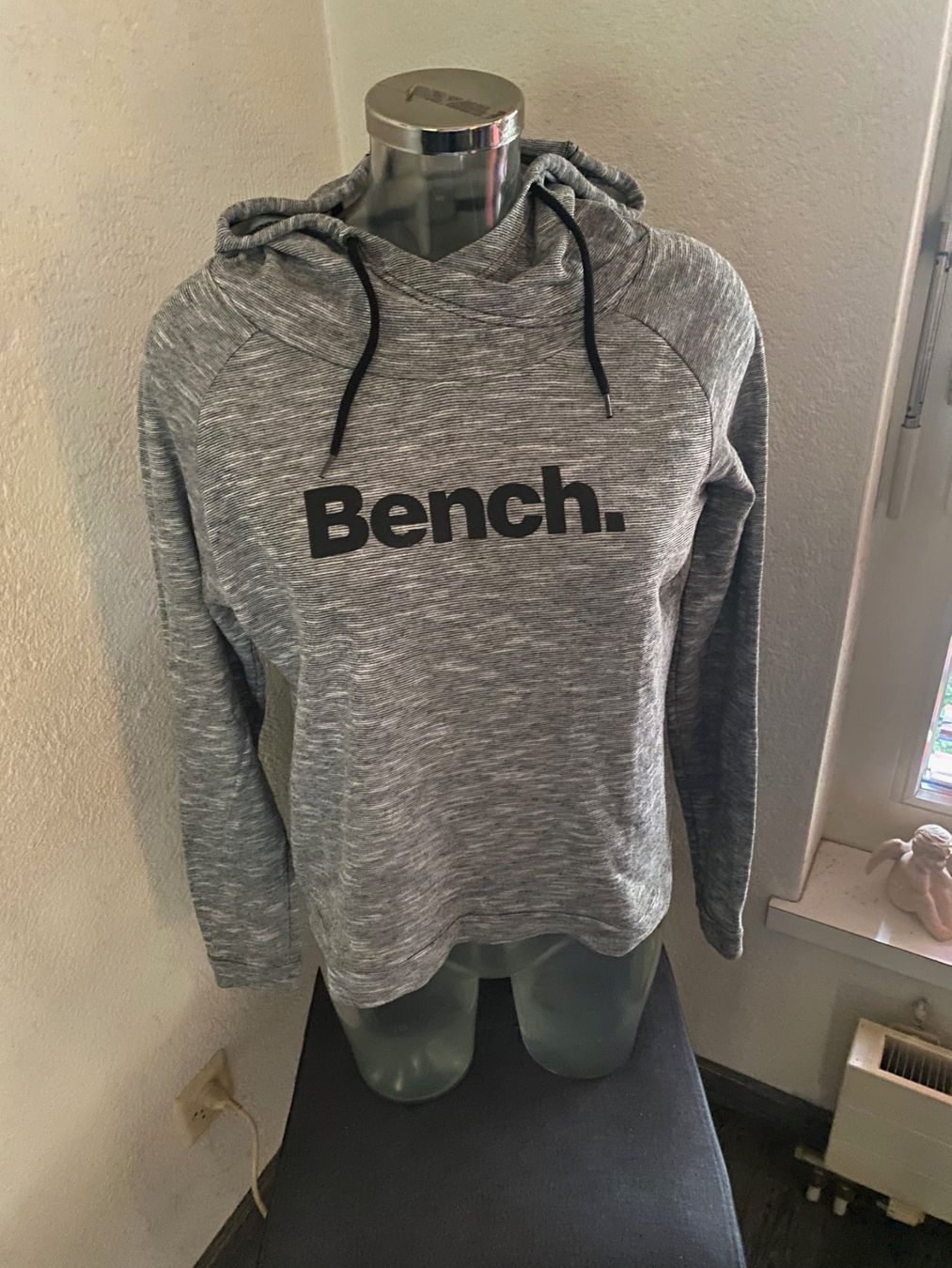 Bench Pullover & Sweatshirts: Bench Hoodie Grösse M – Gebraucht aus Allenwinden von Obalu 1