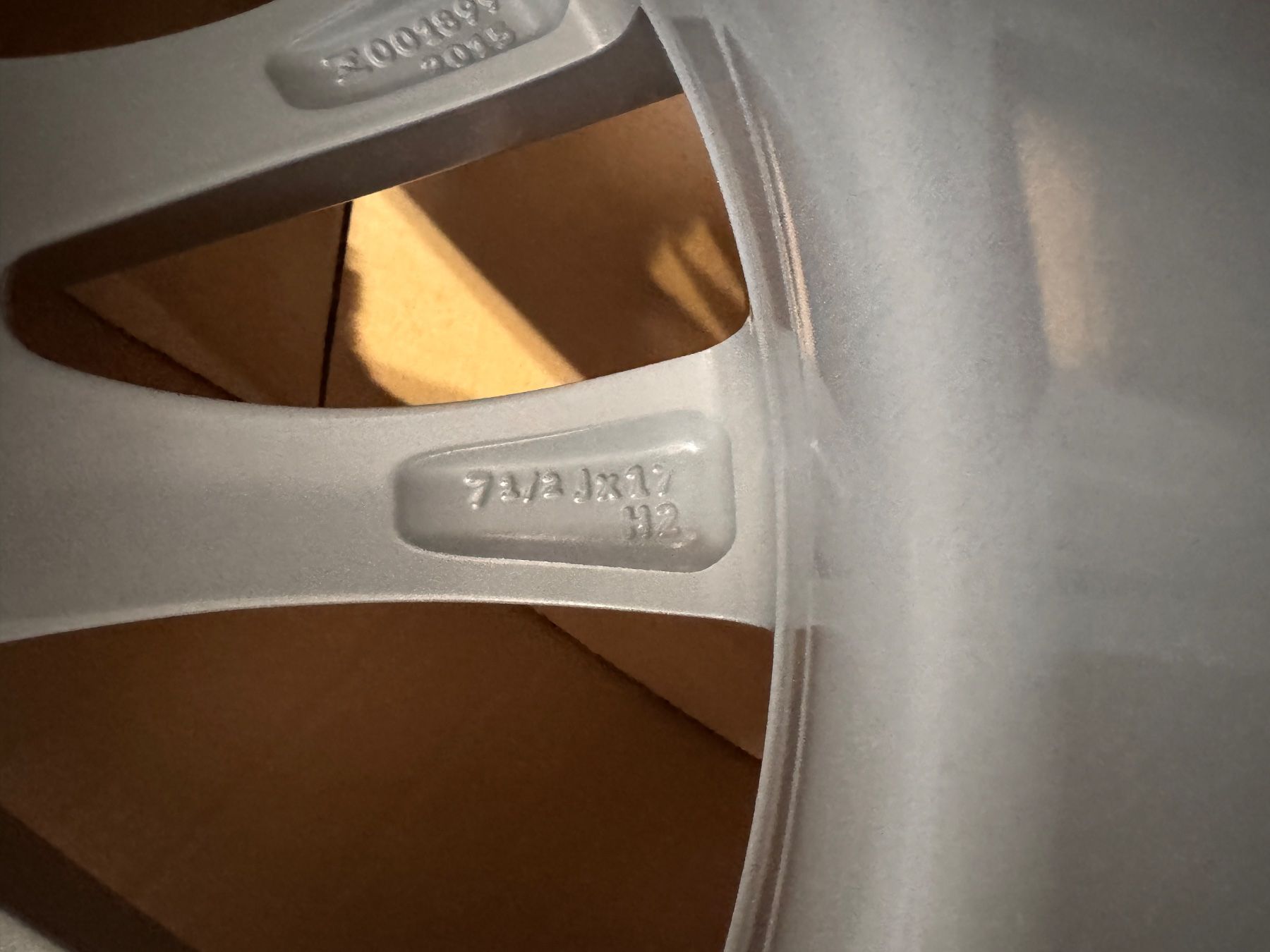 BMW Cerchioni: BMW 3er Original Felgen – Nuovo e nell'imballaggio originale da Schwerzenbach venduto da PascalHegglin 1