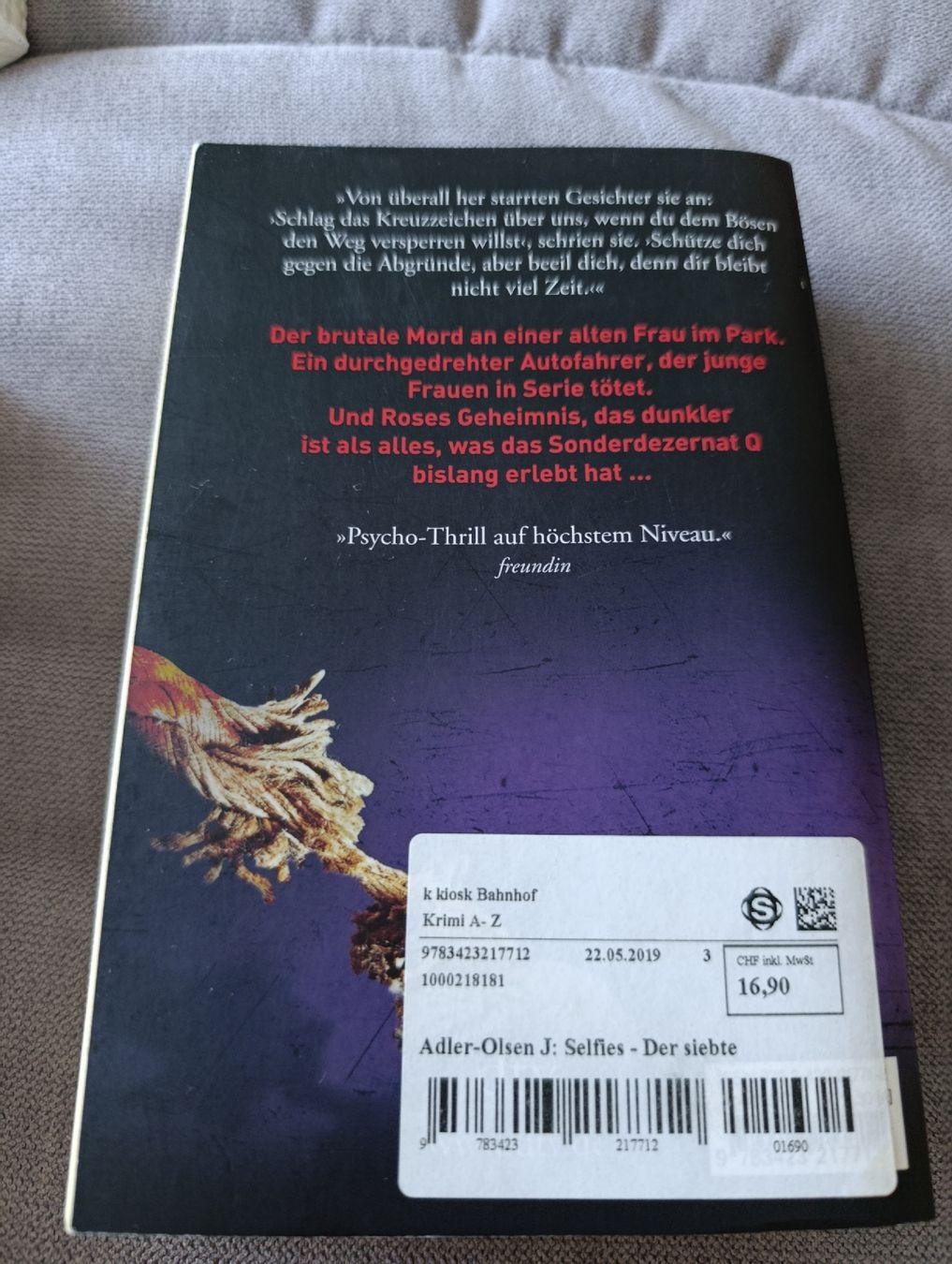 Livres: Adler Olsen SELFIES TOP BUCH! – D'occasion à Bellach par TORA4 1