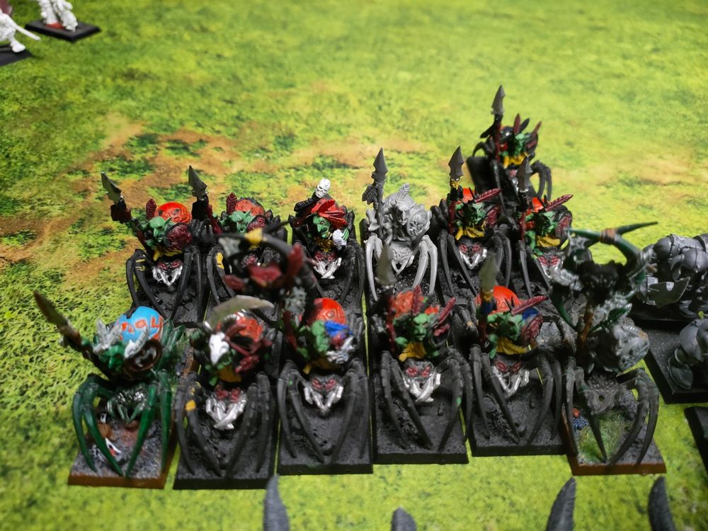 Armée Ork Warhammer Battle – Figs Games Workshop – Peinte/partiellement Montée