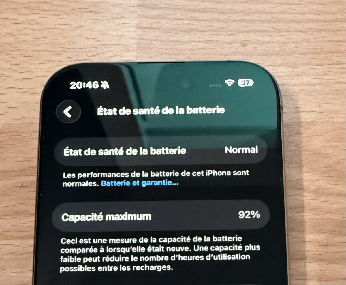 Apple Telefoni cellulari / Smartphones: Iphone 16 Pro 128GB Titane Desert – Usato da Egg b. Zürich venduto da Stence-76 3
