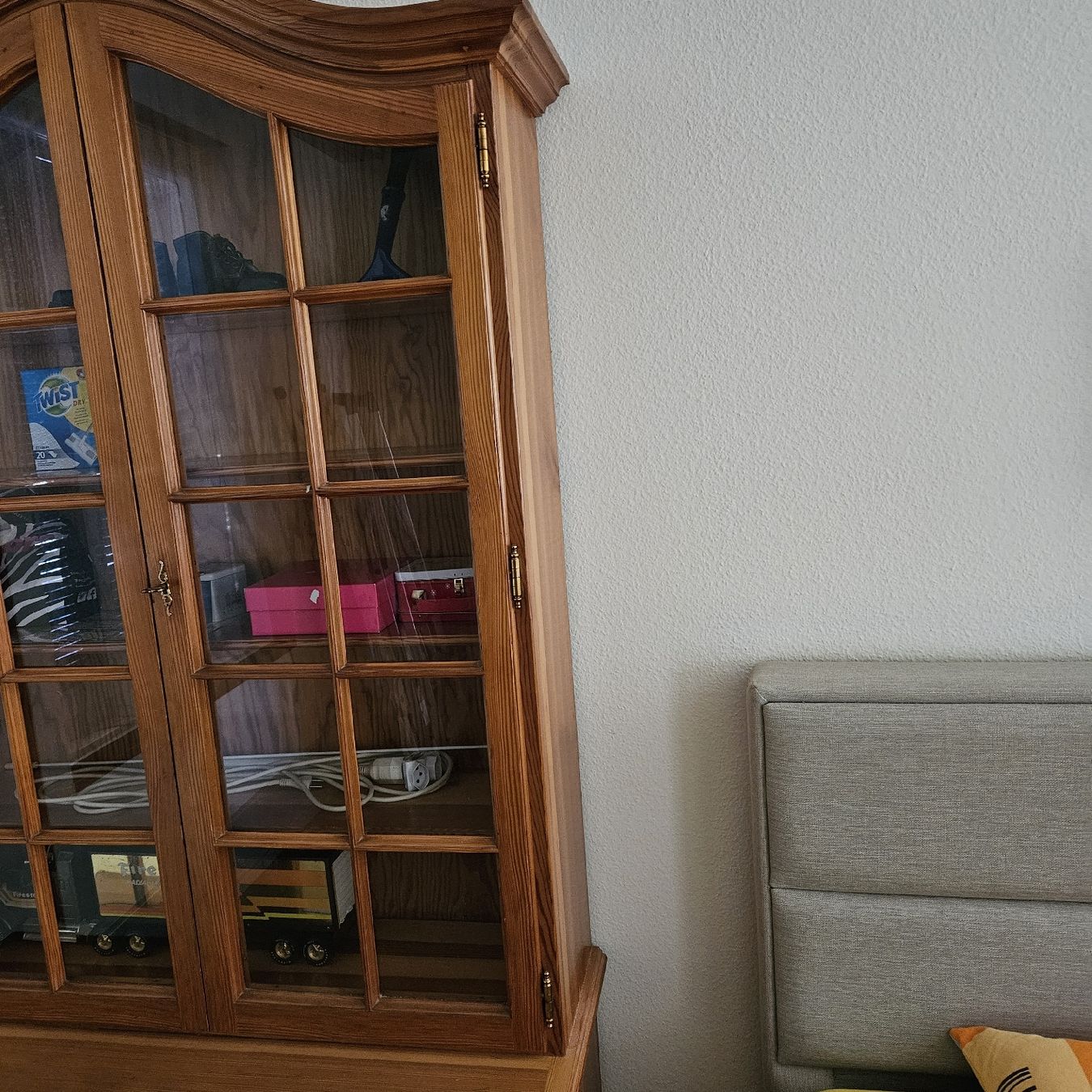 Armadi: Schrank mit Vitrine  – Usato da Thun venduto da Engel114 8