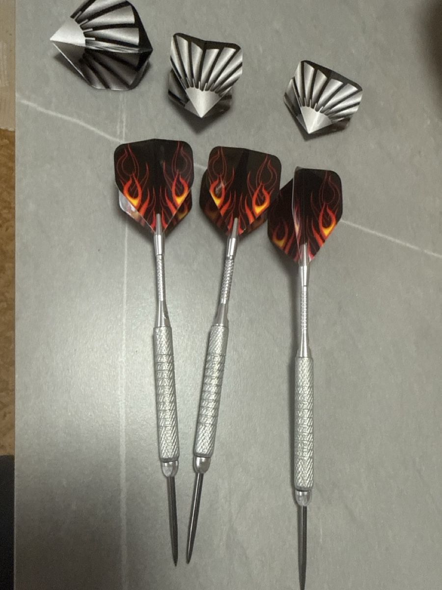 Freccette: Dart Pfeile Set - Darts mit extra Flights – Usato da Zürich venduto da Krikri21