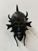 antike traditionelle afrikanische Bronze-Maske Alter unbek.