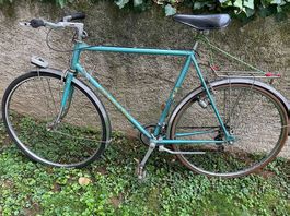 Joli vélo Peugeot dans son jus!