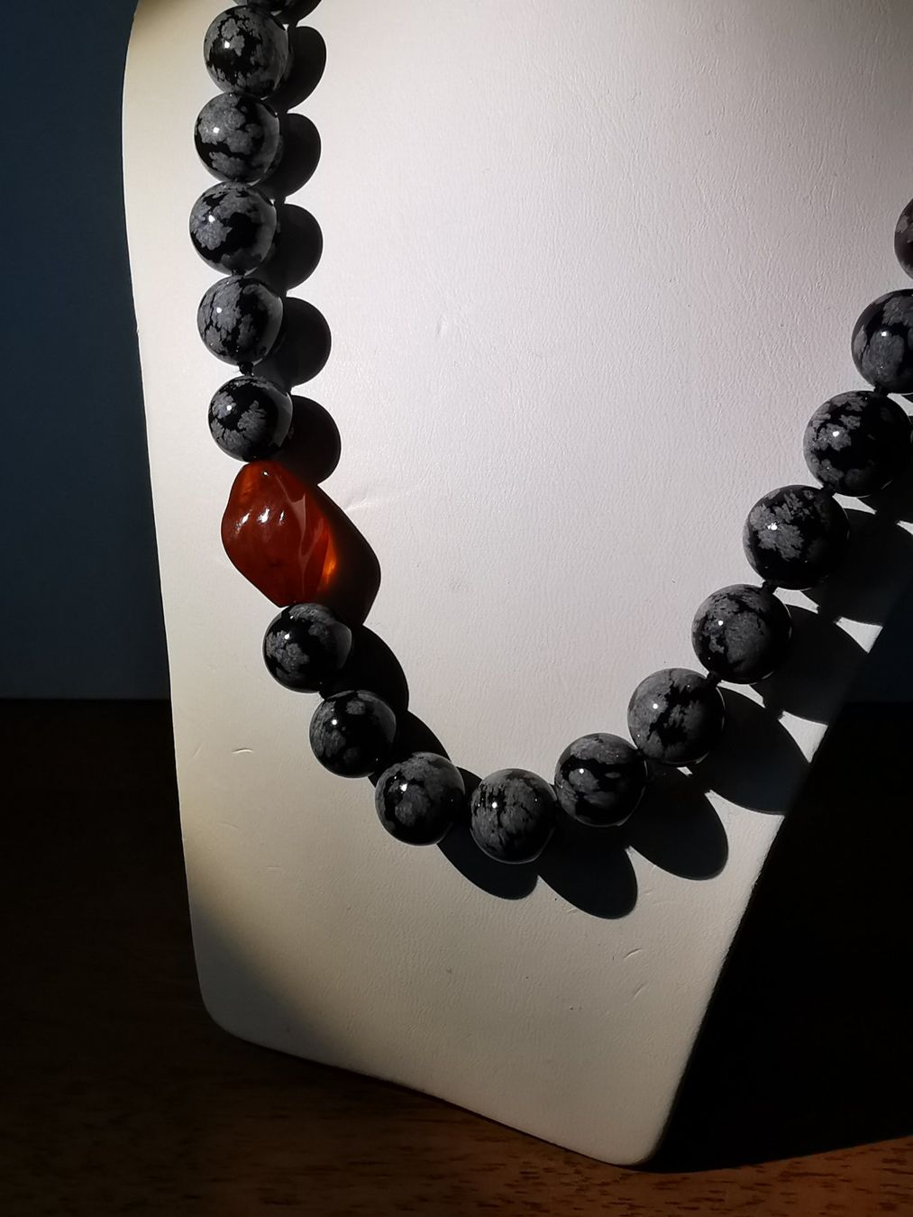 Catenine: kratives Collier mit Schneeflockenobsidian & Bernstein – Nuovo e nell'imballaggio originale da Dierikon venduto da Buntspecht-10 5