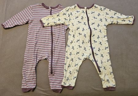 2 Schlafanzüge mit Reissverschluss, gebraucht, Texstar