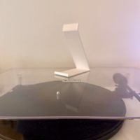 Vinyl-Ständer für Plattenspieler weiss, schwarz oder golden