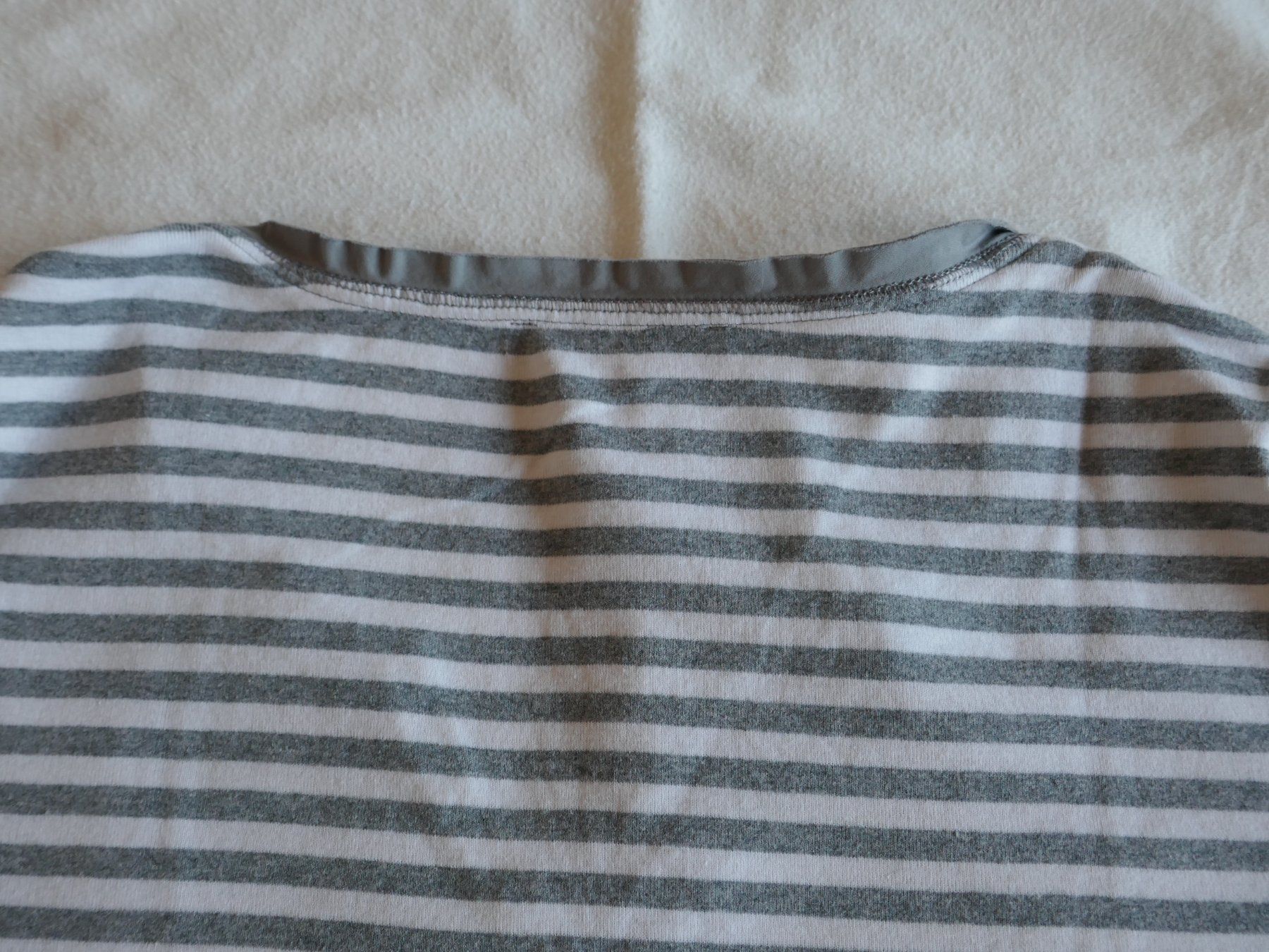 Brax T-shirt: BRAX  Damenshirt mit 3/4 Ärmel - grau/weiss – Usato da Volketswil venduto da Cobra22 3