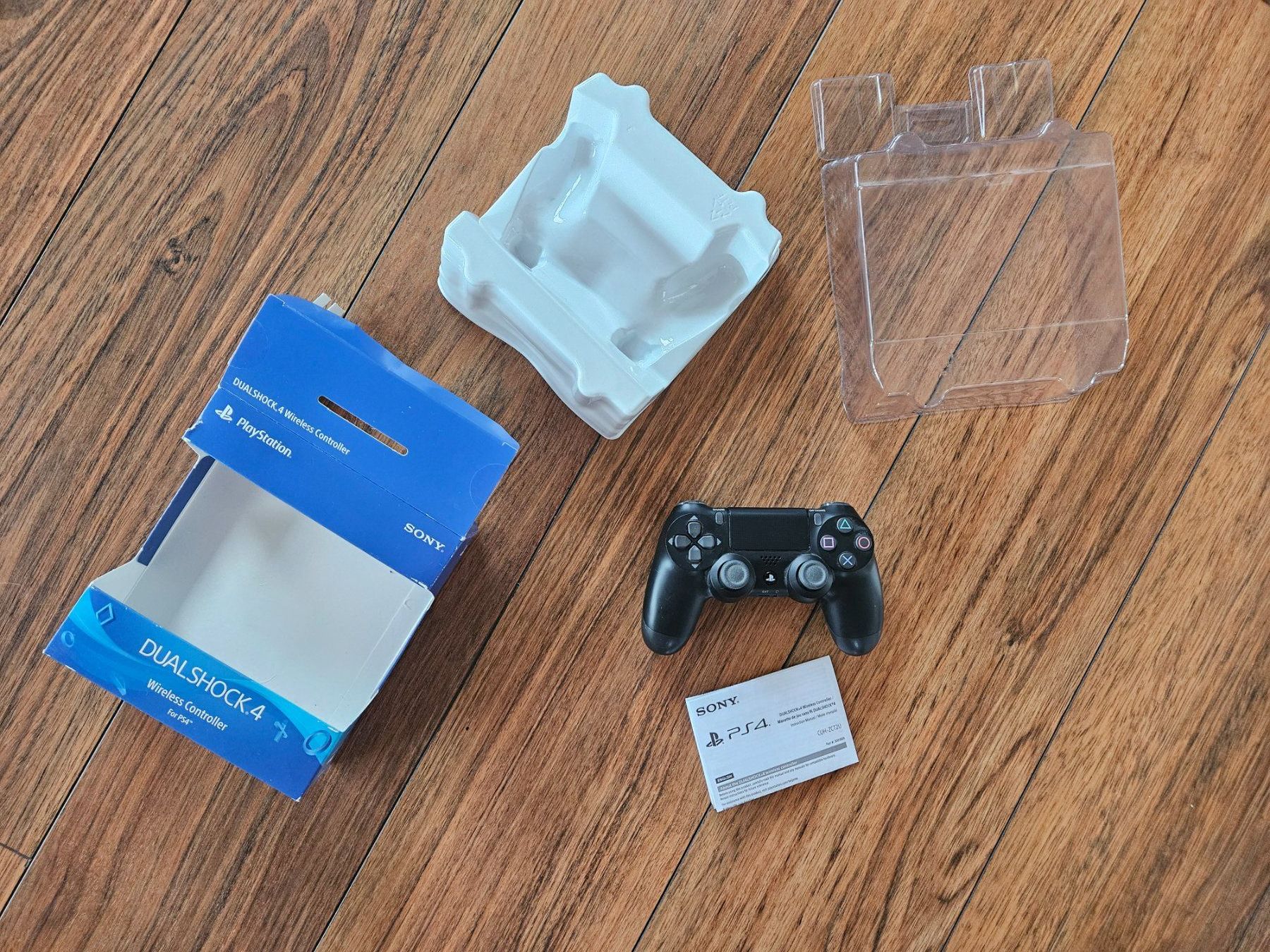 Sony Controller: Sony PS4 Dualshock 4 Wireless Controller PS4 - wie neu! – Nuovo (secondo la descrizione) da Buchrain venduto da regenblume3 2