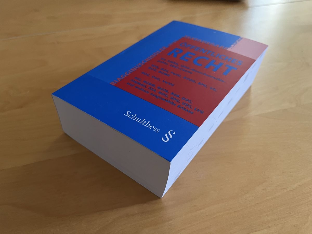 Libri: Textausgabe Öffentliches Recht – Nuovo (secondo la descrizione) da Zürich venduto da vitaminsandbalaclava