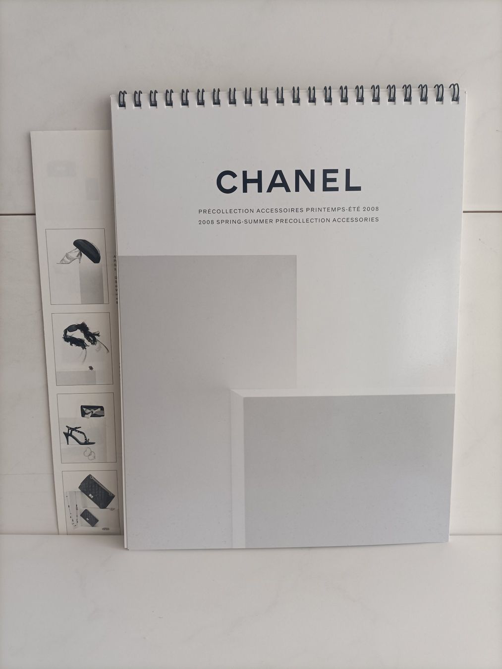 Libri: Catalogue Brochure Chanel Précollection accessoire Printemps – Usato da crans montana venduto da AB3963