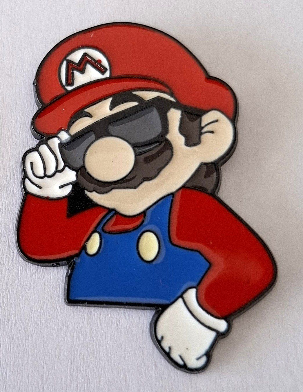Nintendo Placchette & Badge: Mario mit Sonnenbrille – Usato da Hinterkappelen venduto da Schampus