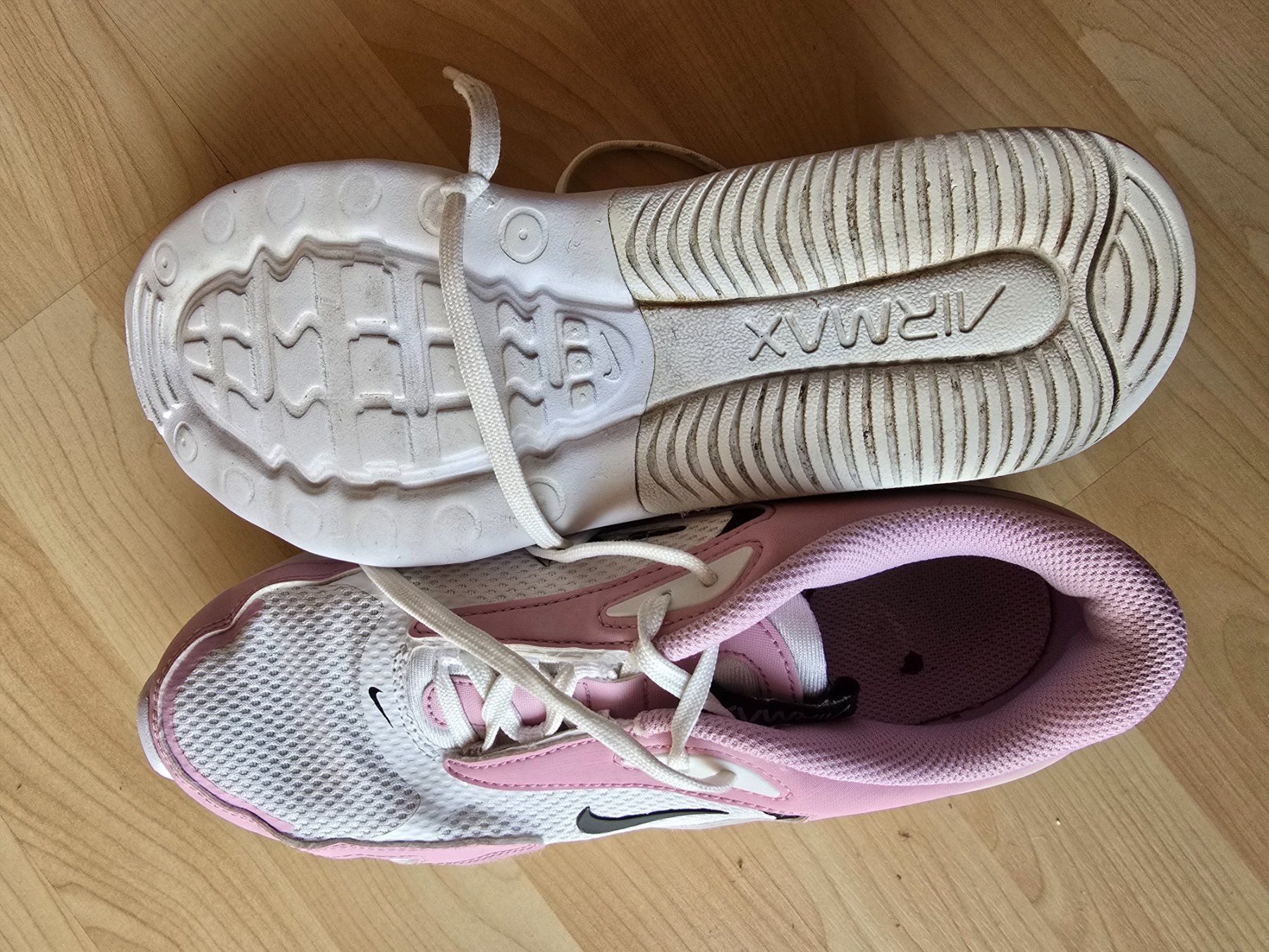 Nike Schuhe für Mädchen: Nike Air Max Gr.38.5 rosa/weiss Schuhe – Gebraucht aus Deitingen von Kommissar 2