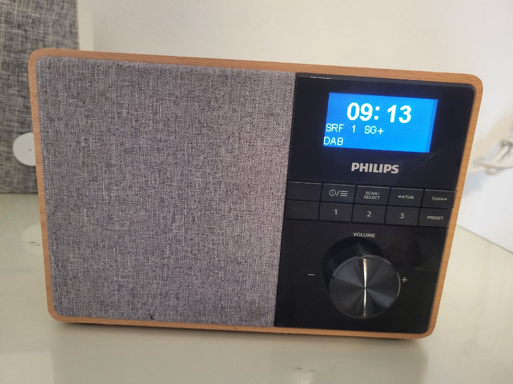 Philips Radios: Radio Philips TAR5505/10 DAB+ Bluetooth Holzgehäuse – D'occasion à Flawil par Hamdia12 2