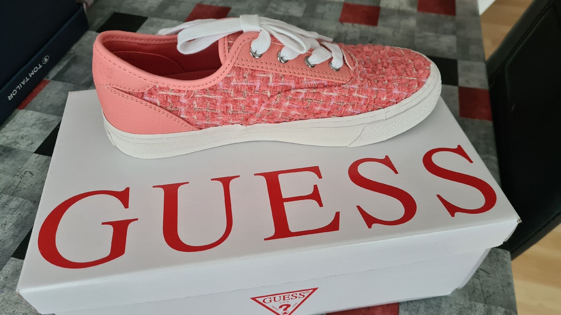 Guess Scarpe da donna: Guess Damensneaker Gr.37 – Nuovo e nell'imballaggio originale da Diessenhofen venduto da viki_szabo