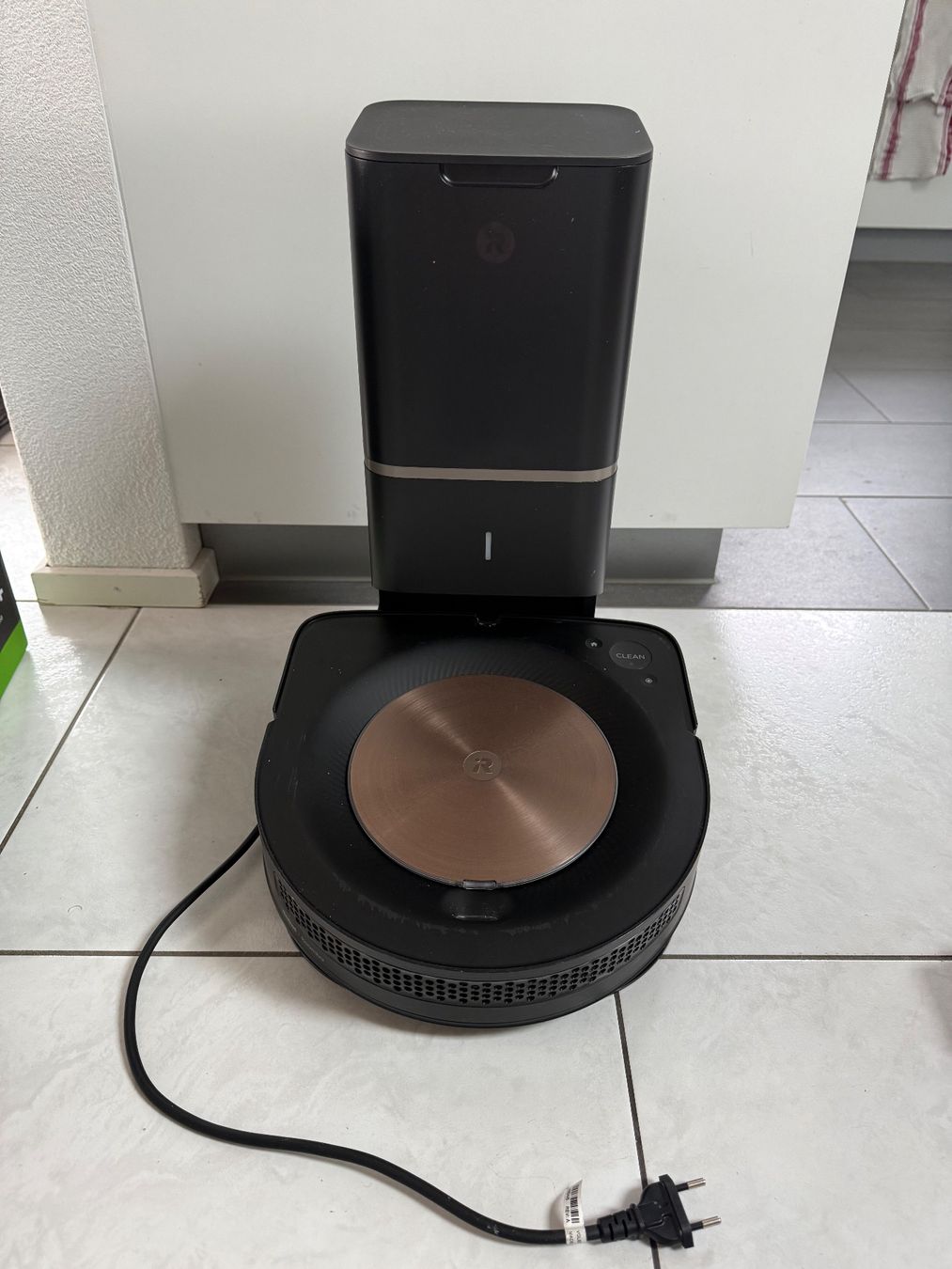 Irobot Staubsauger & Zubehör: Roomba s9 – Gebraucht aus Sempach von Nimsaj5 1