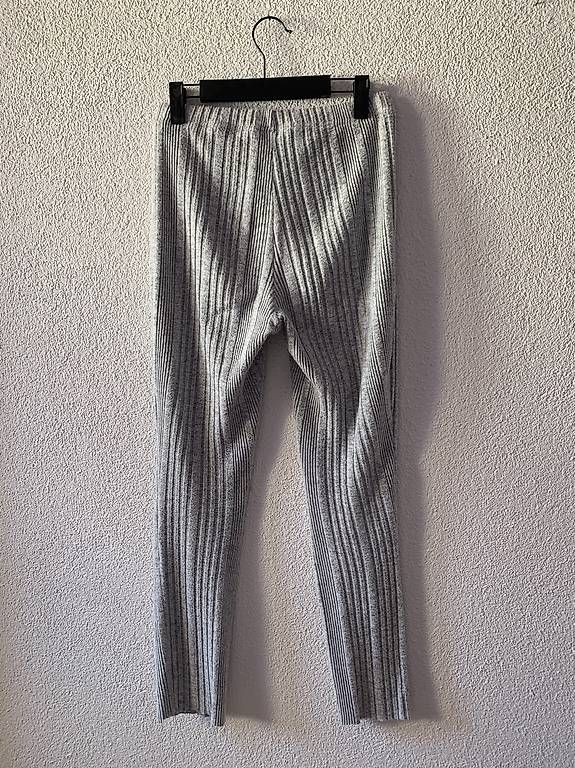 Pantaloni: Bequeme Graue Hose – Usato da Wahlen b. Laufen venduto da Jeanine_T 1