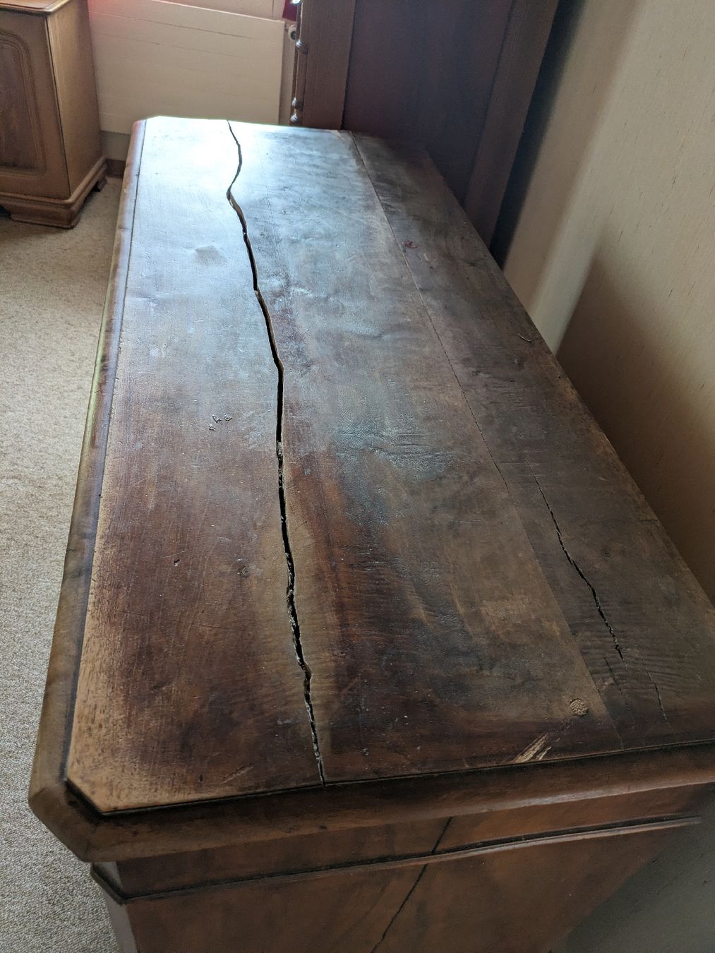 Kommoden: Antikes Buffet / Sideboard, Nussbaum, zu restaurieren – Gebraucht aus Gähwil von margritr62 2