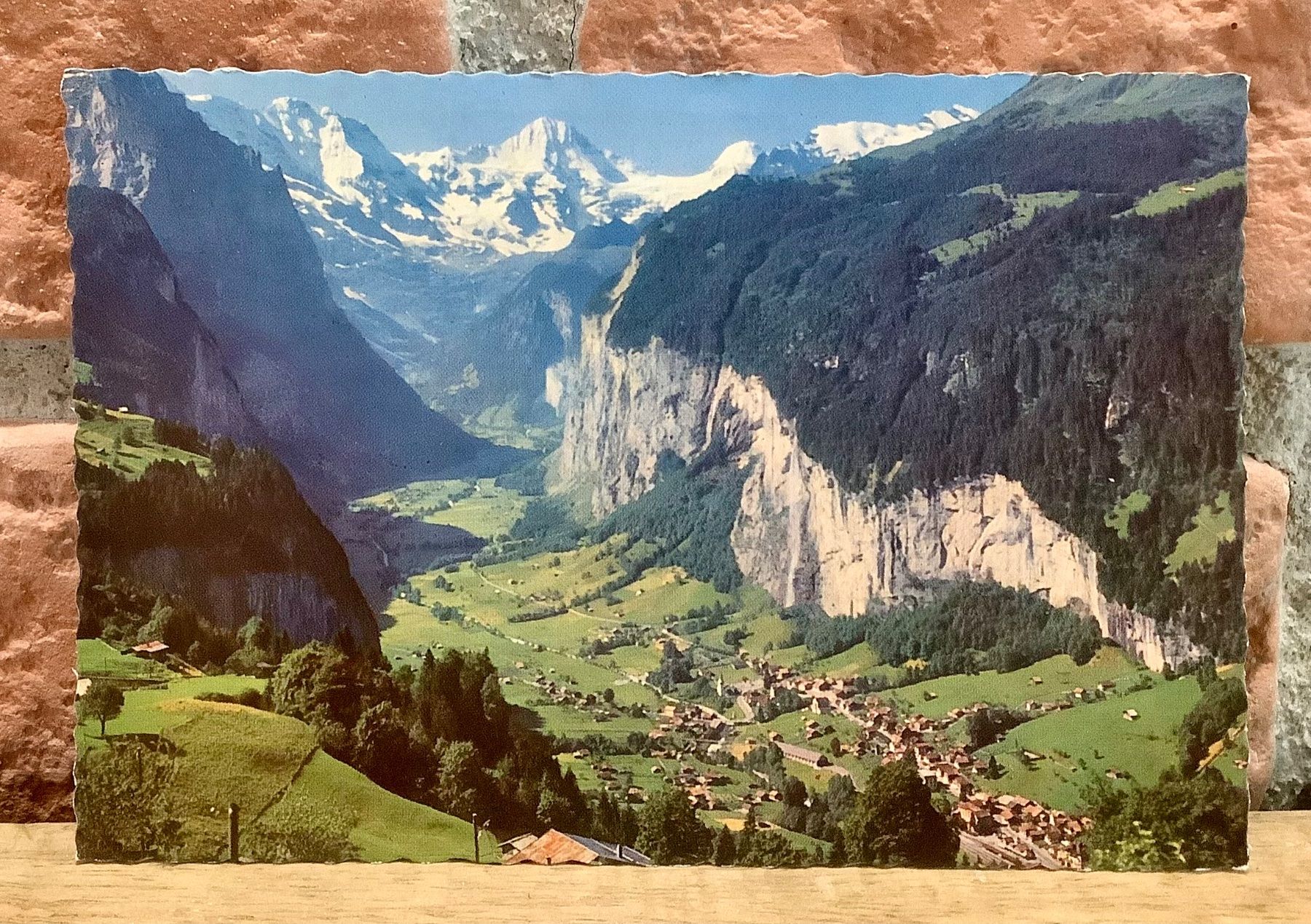 Cartoline postali: LAUTERBRUNNEN mit Staubbach - Berner Oberland – Usato da Root venduto da ENGLAND-TREASURES