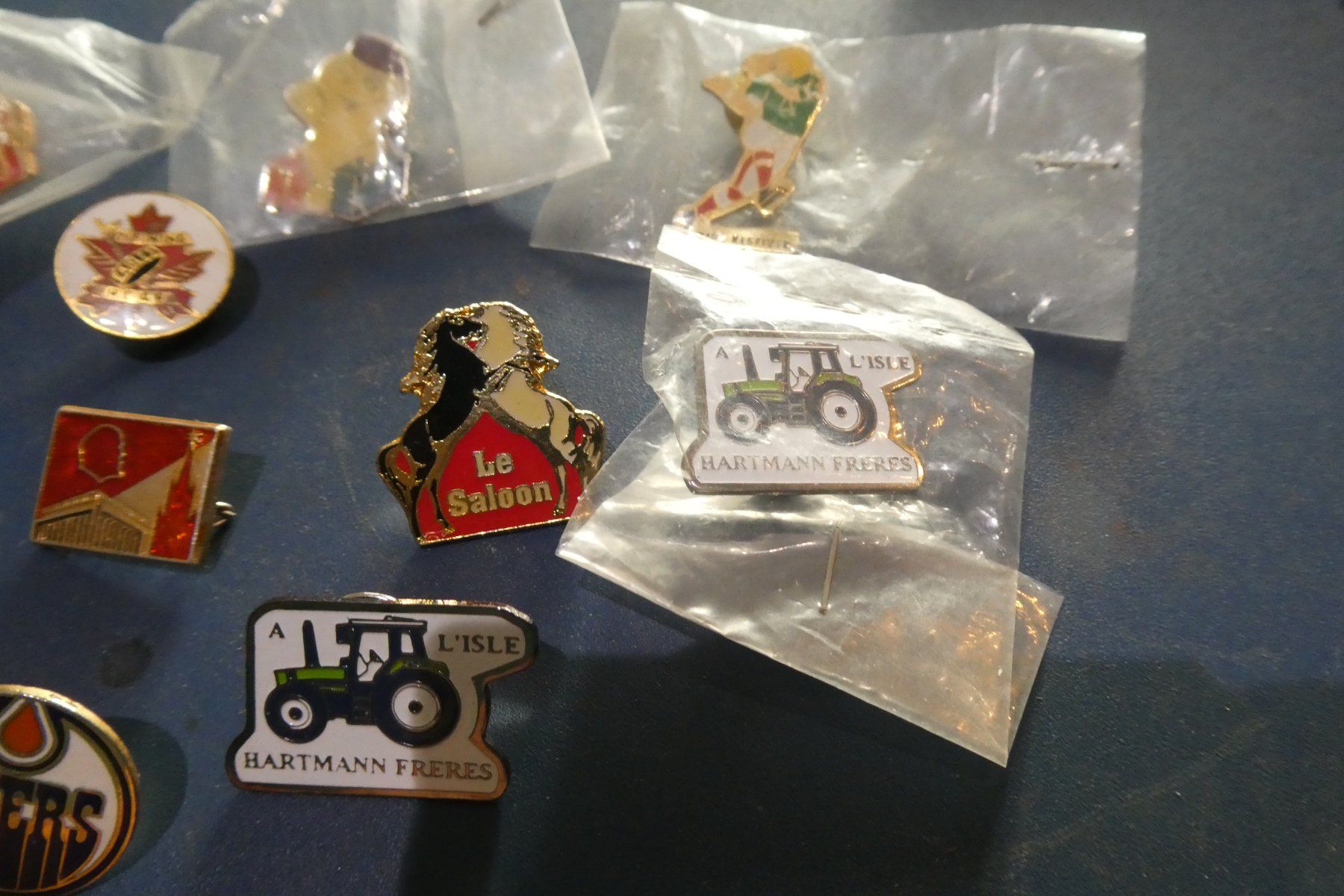 Plaketten & Abzeichen: pins 13 pièces – Gebraucht aus Fontaines NE von monloisir 2