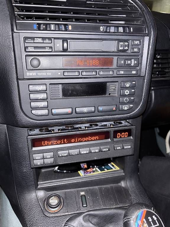 BMW Toutes les pièces auto: BMW E36 Bordcomputer REPARATUR Pixelfehler OBC-11 – D'occasion à Würenlos par Daveness 1