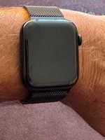 Apple Watch Space-Black- mit Milanaise-Armband
