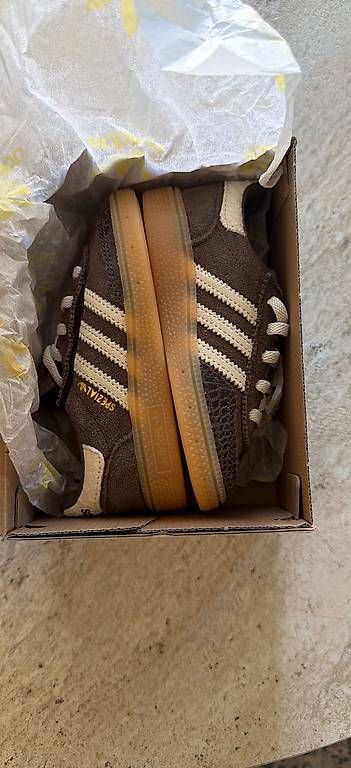 Scarpe per ragazzi: Adidas enfant – Nuovo e nell'imballaggio originale da Genève venduto da fat_xy6s