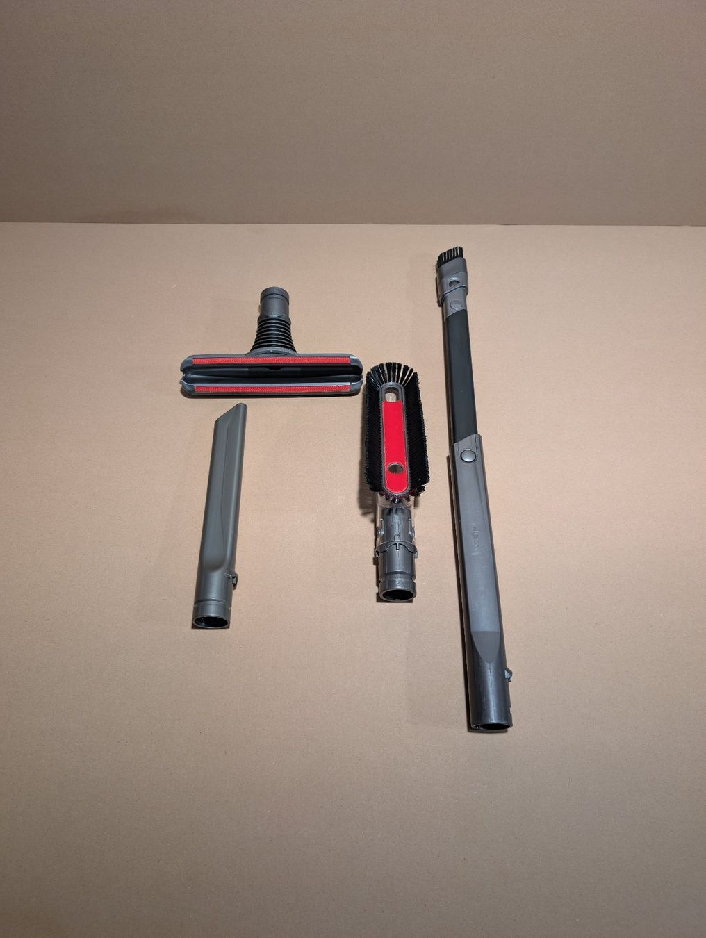 Dyson Autres articles pour la maison: Kit d'accessoires de brosse pour Dyson V6 DC19 à DC62 – Neuf (Voir description) à Portalban par Deuxieme-vie 2