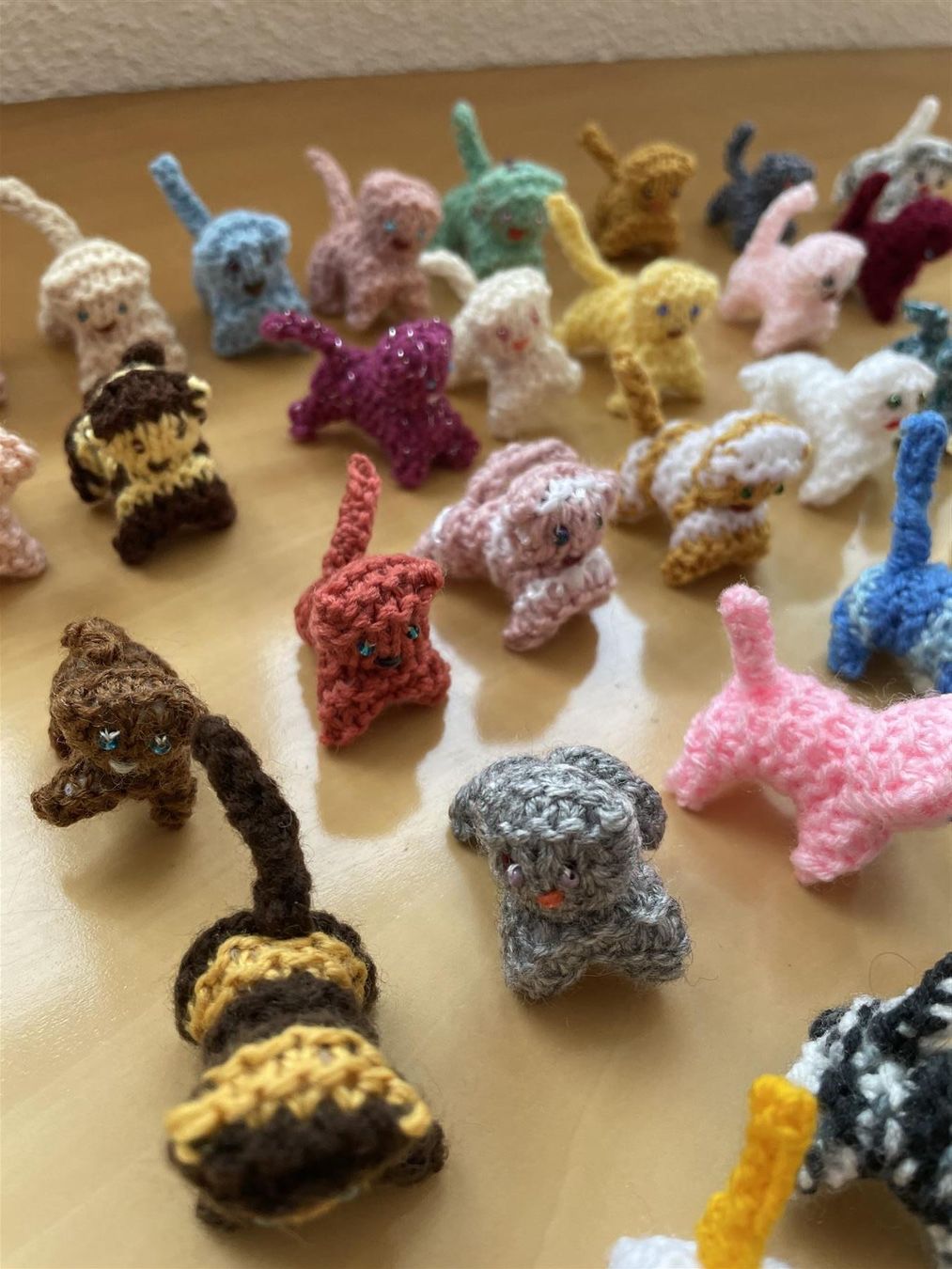Statuette: handgestrickte Katzenbabys div. Farben – Nuovo e nell'imballaggio originale da Diepoldsau venduto da preisparadies-ch 3