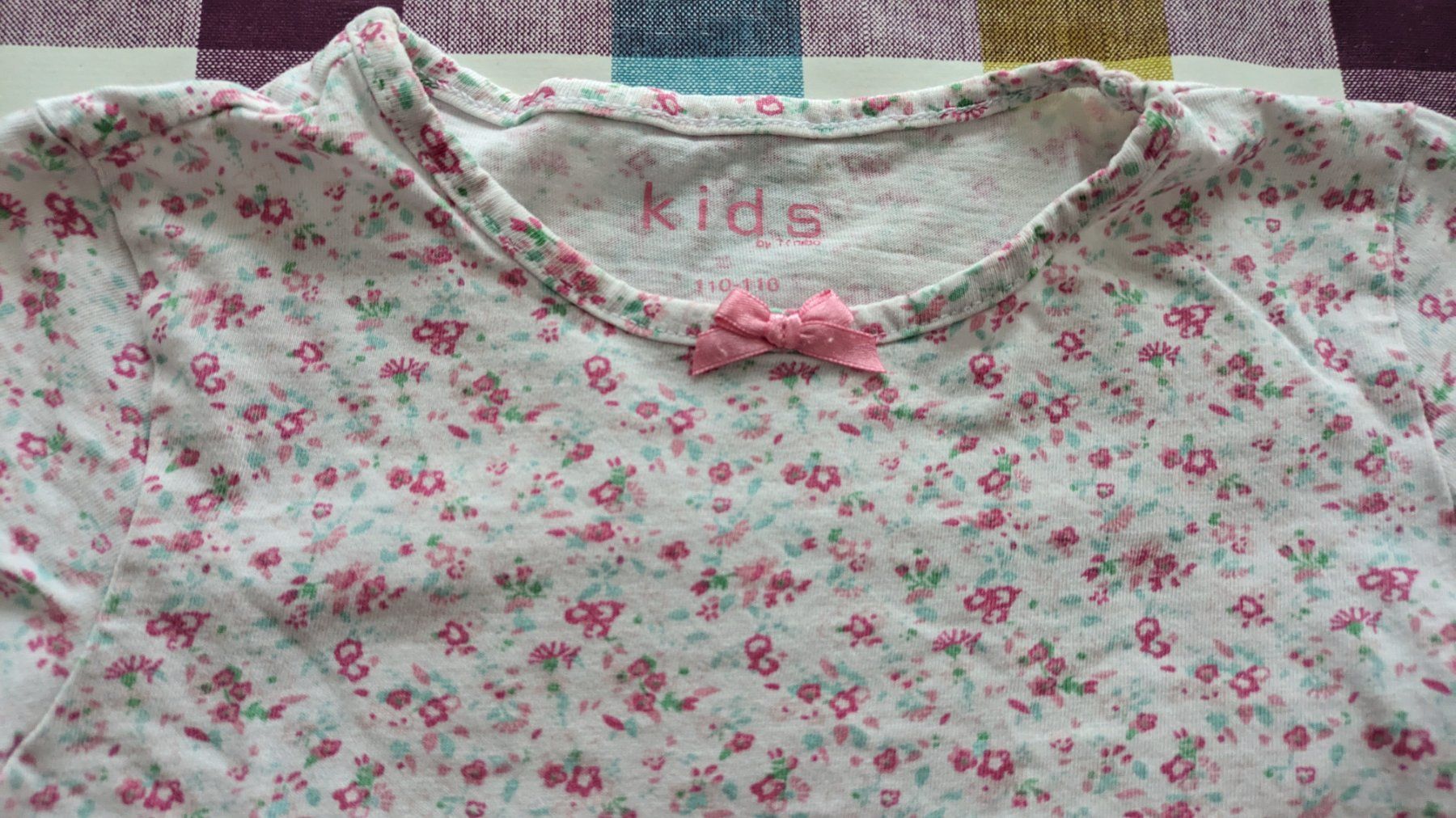 Adidas Hemden, Tops & T-Shirts: Süsses T-Shirt mit Blumenmuster - 104 – Gebraucht aus Staufen von Fleby84 1