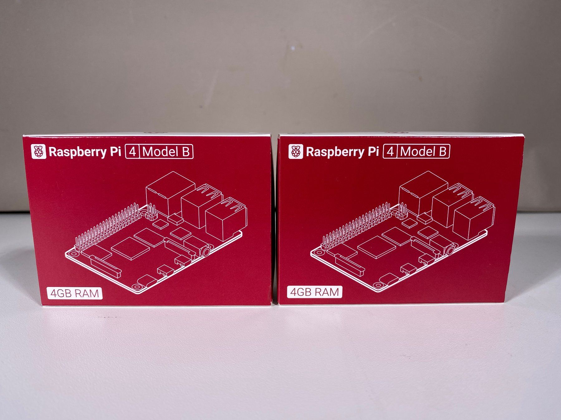 Raspberry Pi PCs: 🔴 Raspberry Pi 4 / 4 GB 2x Stück Memory Mini-Computer /925Z – Neu und originalverpackt aus Zürich von LUIS-B 2