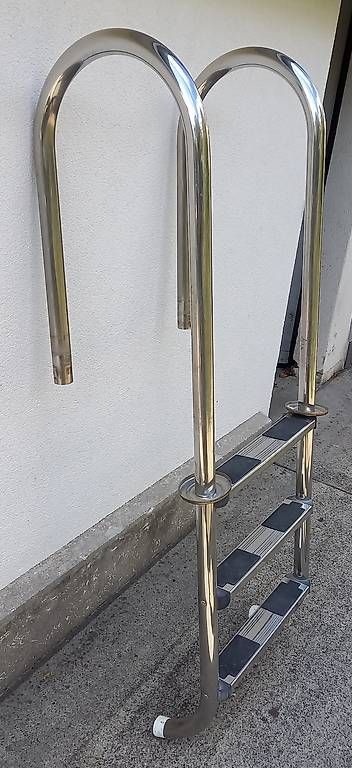 Leitern: Badeleiter, Poolleiter, 3-Tritt – Gebraucht aus Nussbaumen AG von myb_ymy9 4