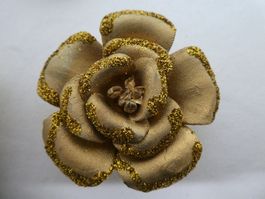 Rosen in Goldglitter