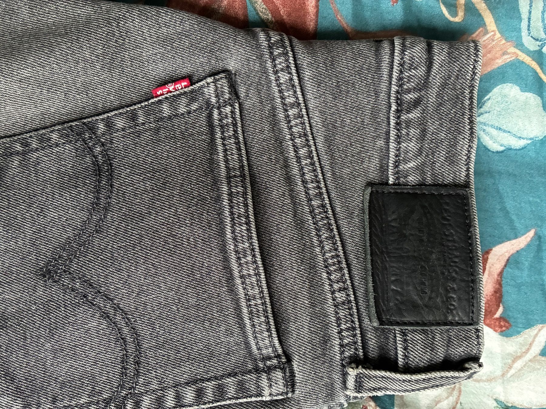 Levi's Jeans: Jean Levi’s – Usato da La Chaux-de-Fonds venduto da glo_xp9x