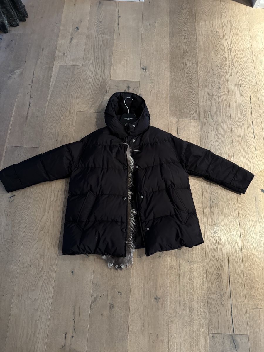 Prada Giacche: Prada Daune Jacke aus re-nylon – Usato da Wädenswil venduto da Climena 1