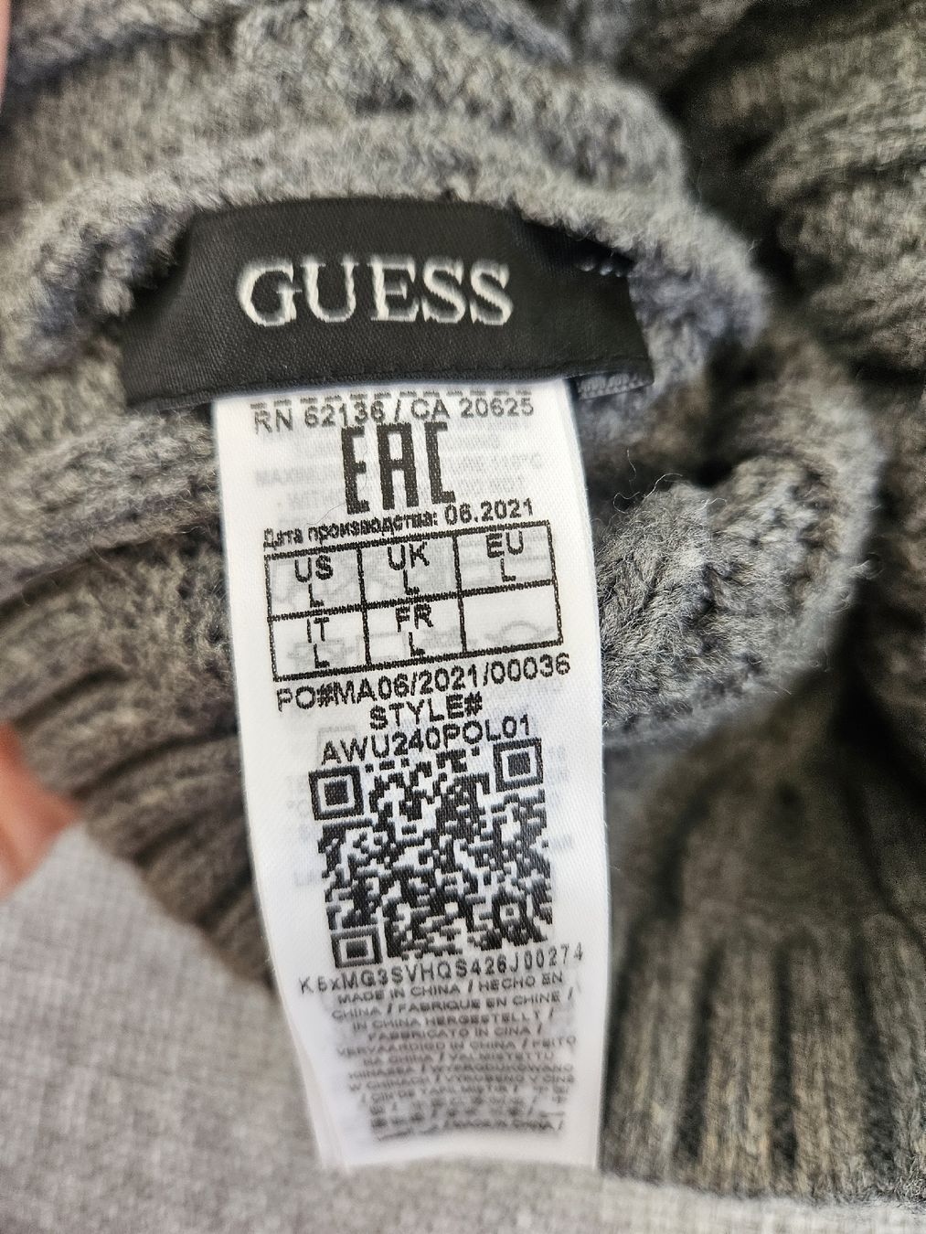 Guess Copricapi, berretti & cappellini: Bonnet Guess gris avec pompon, neuf – Nuovo e nell'imballaggio originale da Morges venduto da Mlle_Croft_91 3