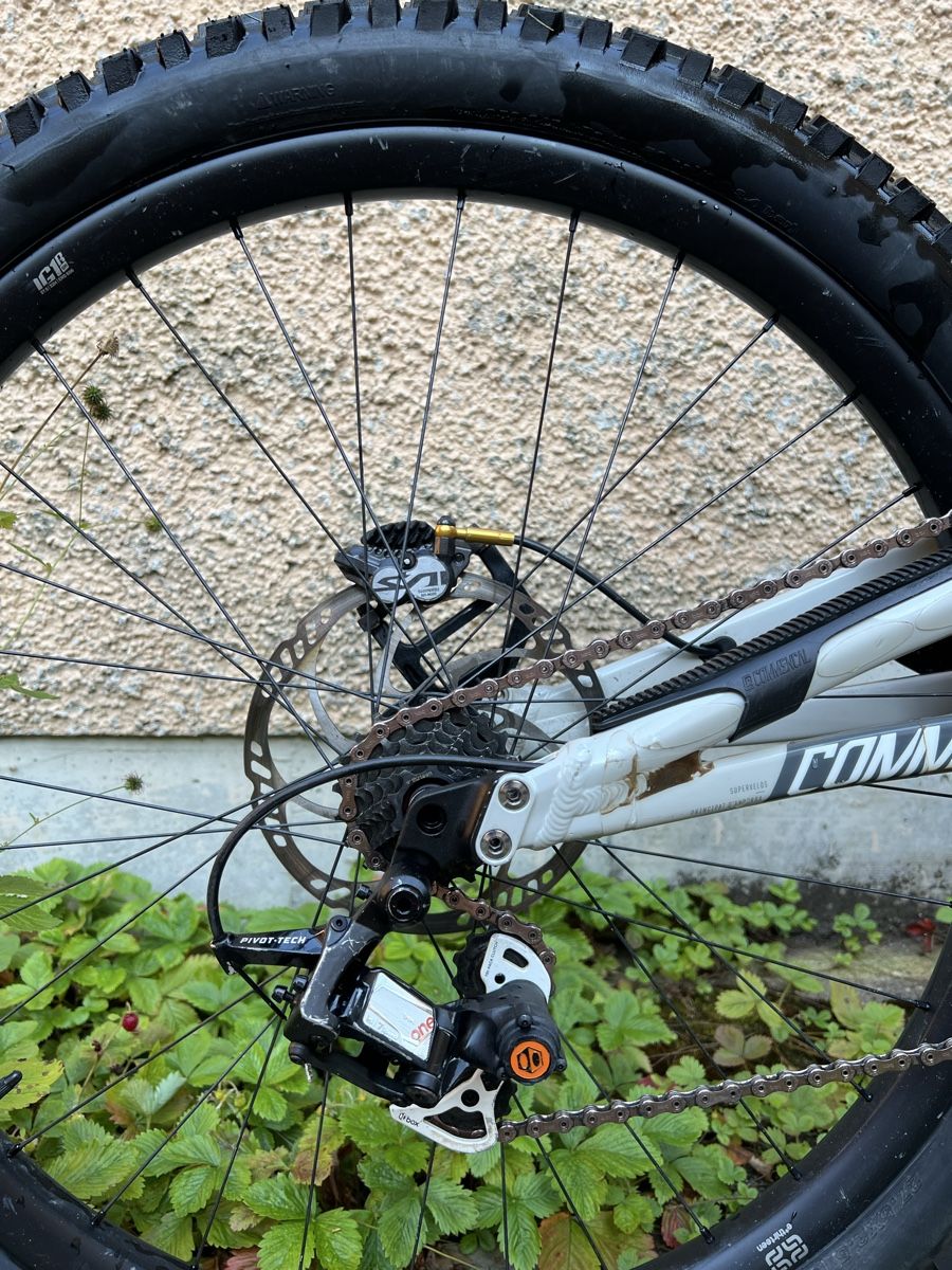 Commencal Biciclette: Commencal Supreme DH V4 – Usato da Winterthur venduto da inlex 6