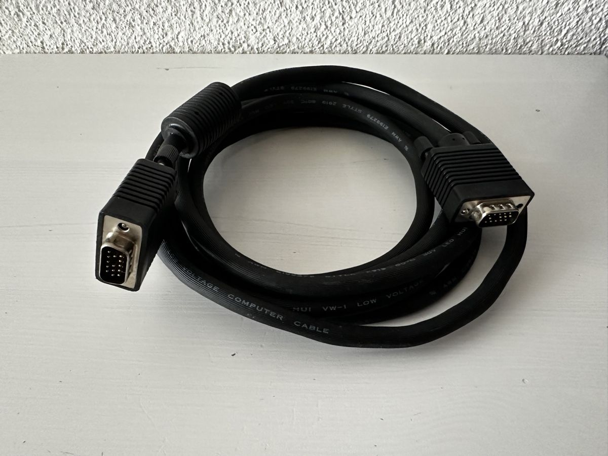 Kabel: Bildschirm Kabel – Gebraucht aus Zürich von Gadgets2020