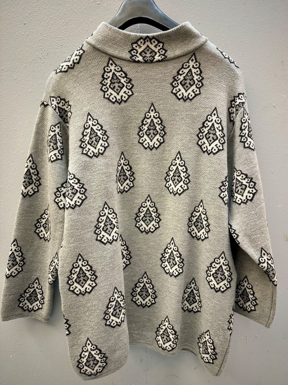 Pullover & Sweatshirts: PULLOVER #124 AB 1.- !!! – Gebraucht aus Zürich von NIKI777 3