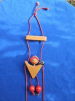 Holz Kletter Figur mit Schnur und Kugeln