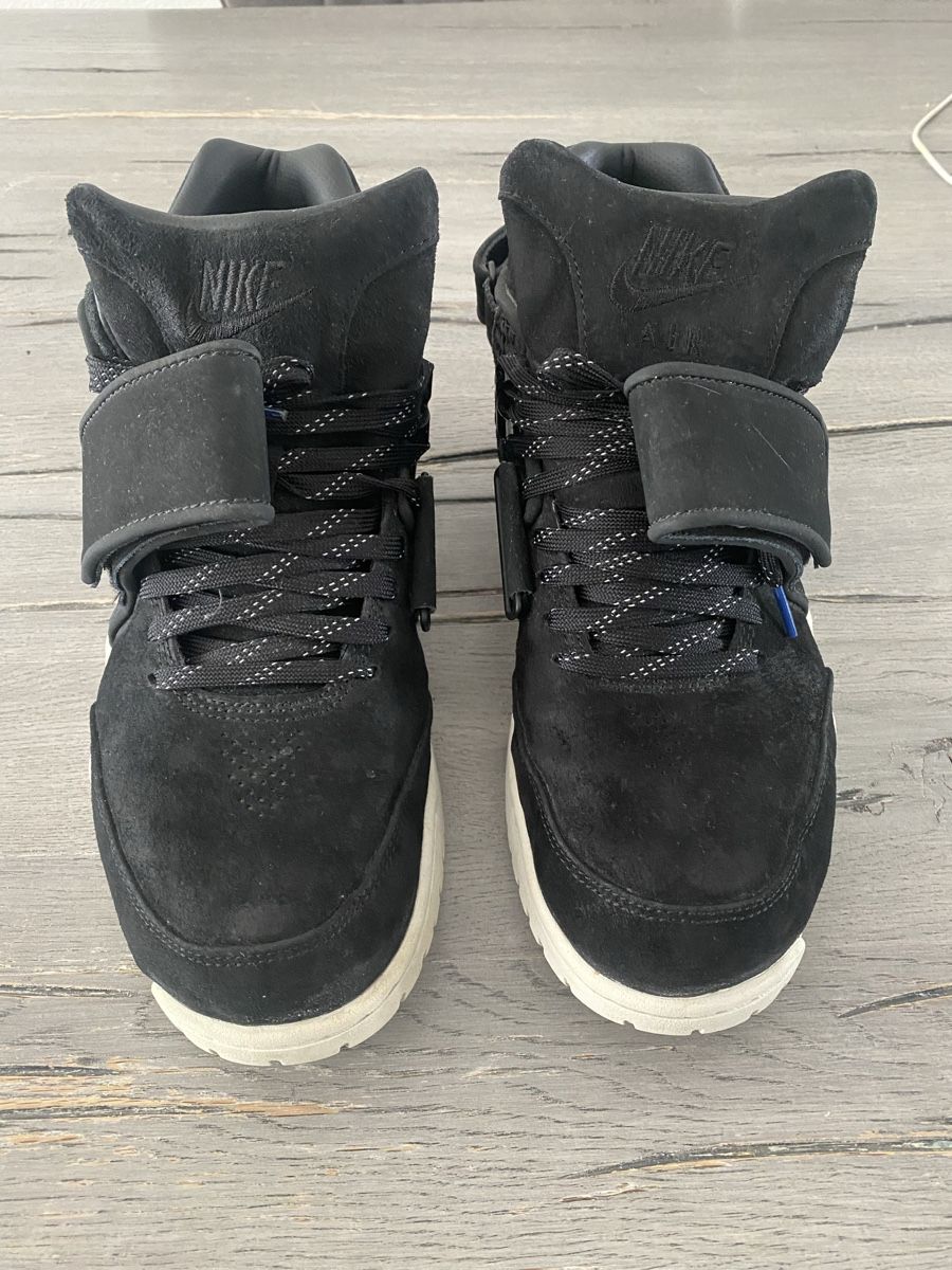 Nike Scarpe da uomo: Nike Air Cruz Black – Usato da Volketswil venduto da 9394