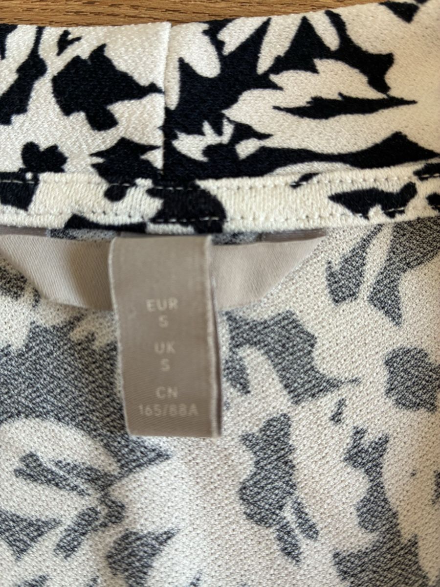 H&M Tute: Kurzer Jumpsuit  Grösse S  – Usato da Witterswil venduto da Livee 1