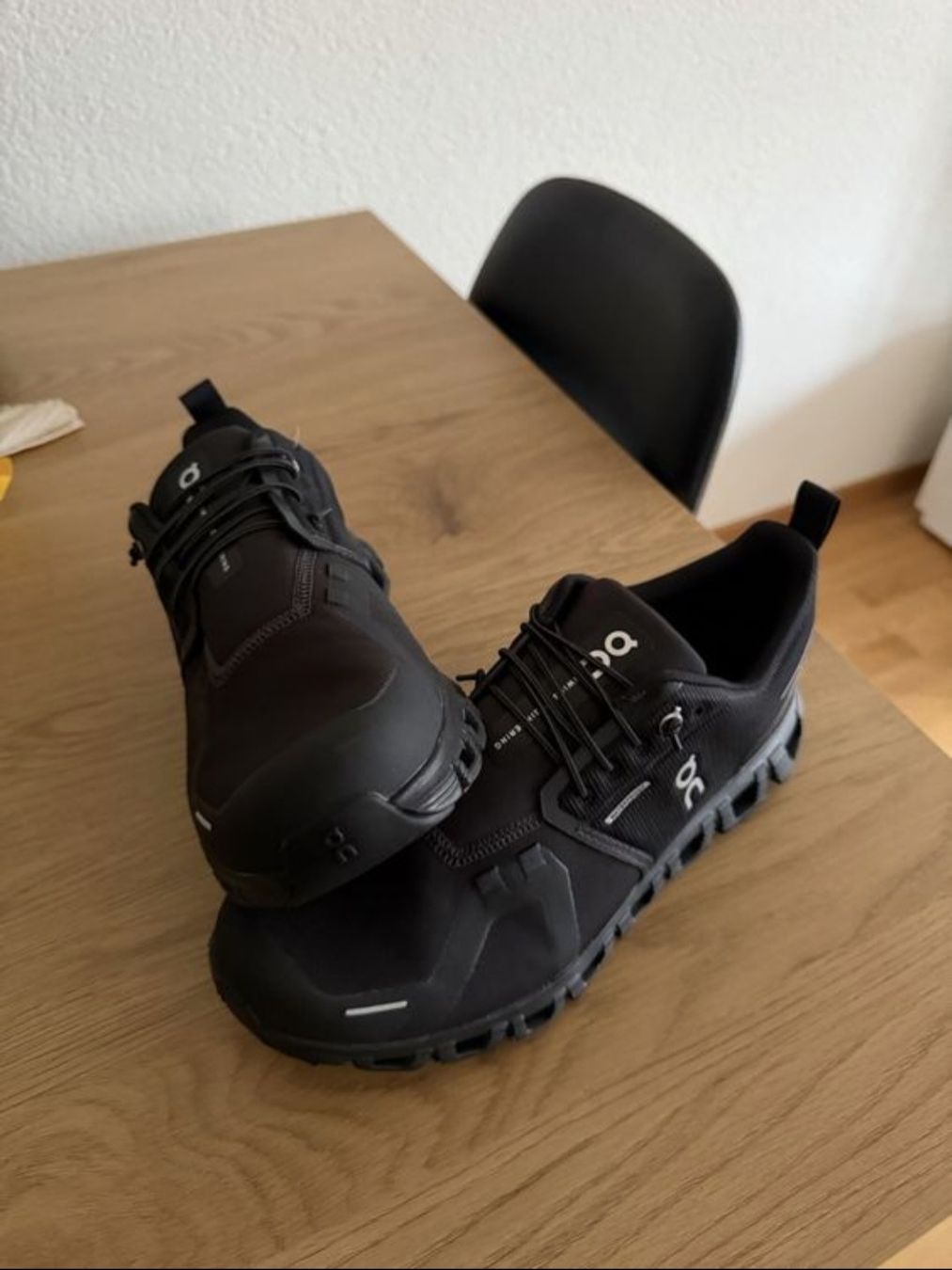 On Scarpe da uomo: On cloud 6, 42.5 EU ( waterproof ) – Nuovo (secondo la descrizione) da Gossau Zh venduto da A-Terrinha 1