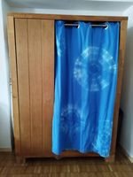 Armoire originale en bois massif