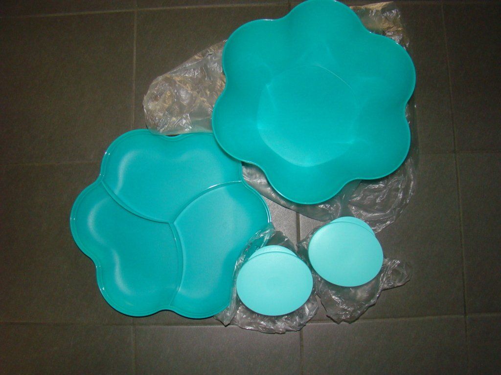 Tupperware Behälter & Ähnliches: Tupperware, chips & dips – Neu und originalverpackt aus Lussery-Villars von pousinete02
