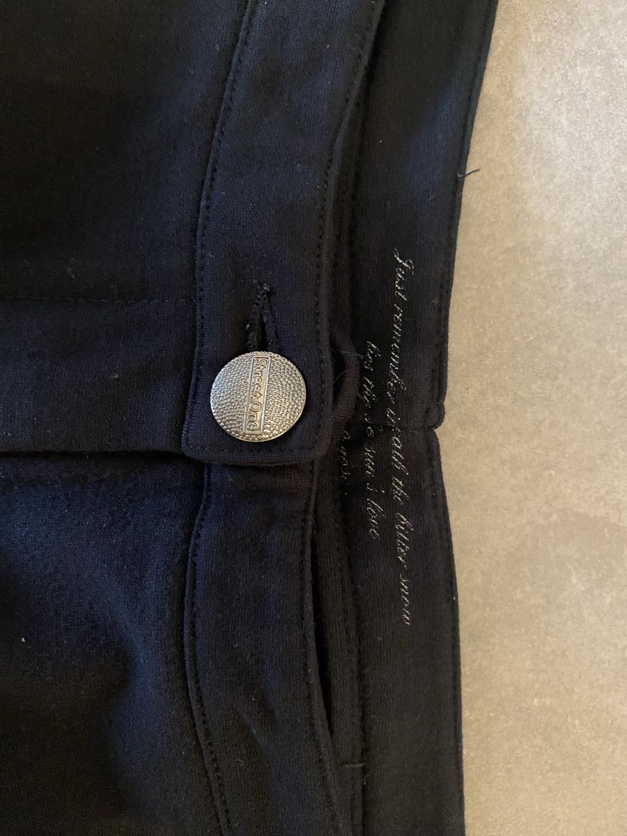 Pantaloni: Street One schwarze Stoffhose, ca. Gr. M – Usato da Hünenberg See venduto da lar_9zjk 1