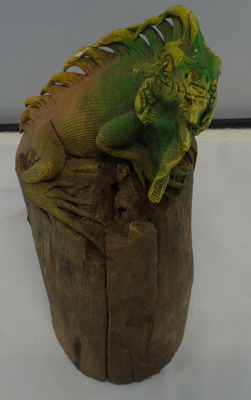 Statuette: Tieffigur auf Holzstück – Usato da Murgenthal venduto da B.StM 1