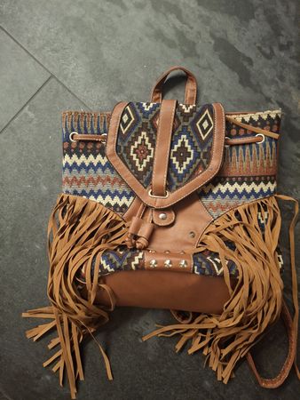 Rucksack braun mit Fransen Ethno Muster guter Zustand