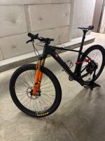 Neuwertiges SUPER Mountainbike RADON / Material aus Carbon